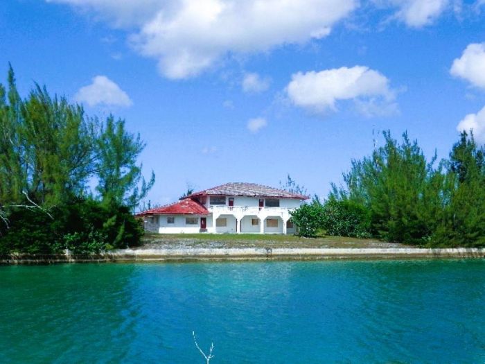 MLS# 55314 Canalfront Home Pine Bay Grand Bahama/Freeport