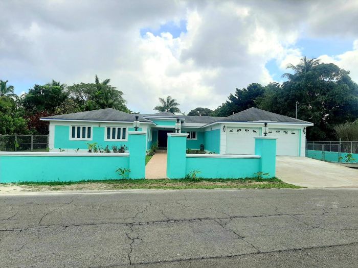 MLS# 56834 Renovated West home West Bay Street New Providence/Paradise Island
