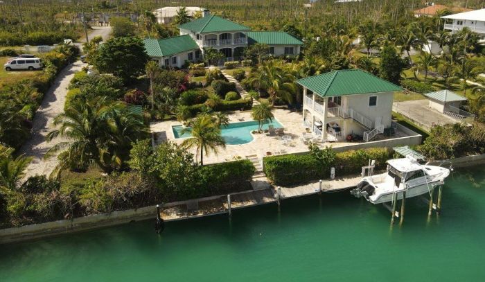 MLS# 57580 Luxury Canal Front Colony Bay Grand Bahama/Freeport