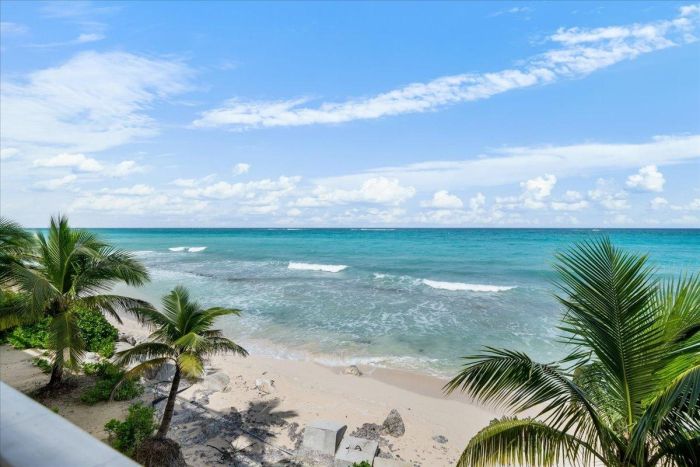 MLS# 58585  718 New Providence/Paradise Island