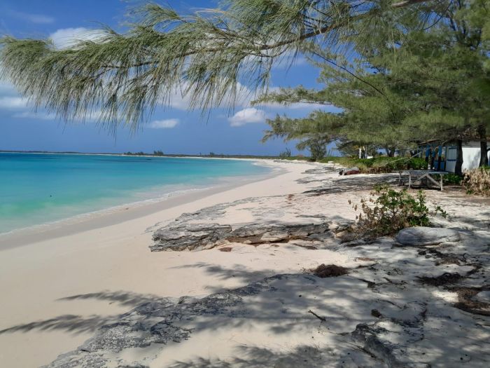 MLS# 58992  James Cistern Eleuthera