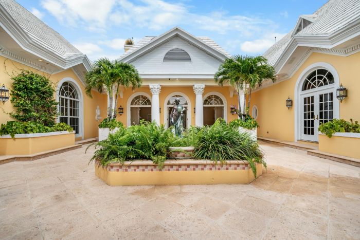 MLS# 59637 LE ROCHEFORT Lyford Cay New Providence/Paradise Island