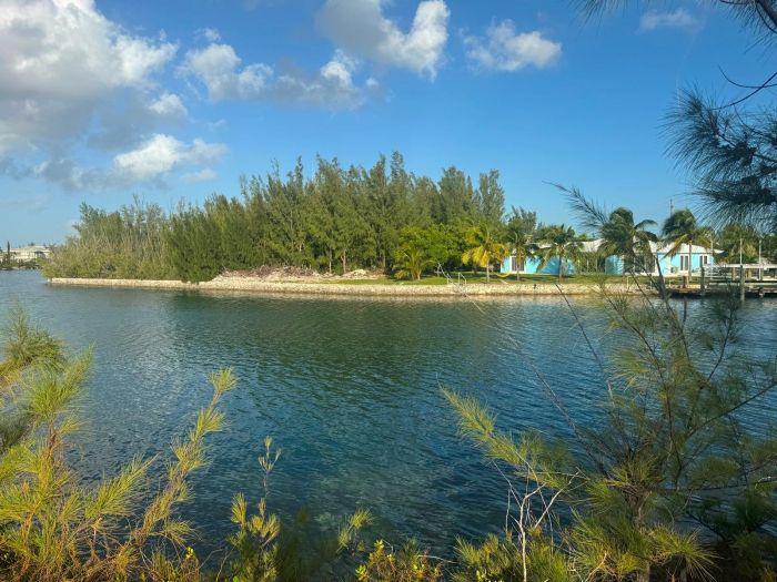 MLS# 60037  Bahama Reef Yacht & Country Club Grand Bahama/Freeport