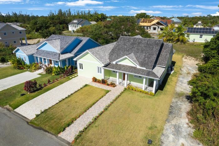 MLS# 61167  717 New Providence/Paradise Island