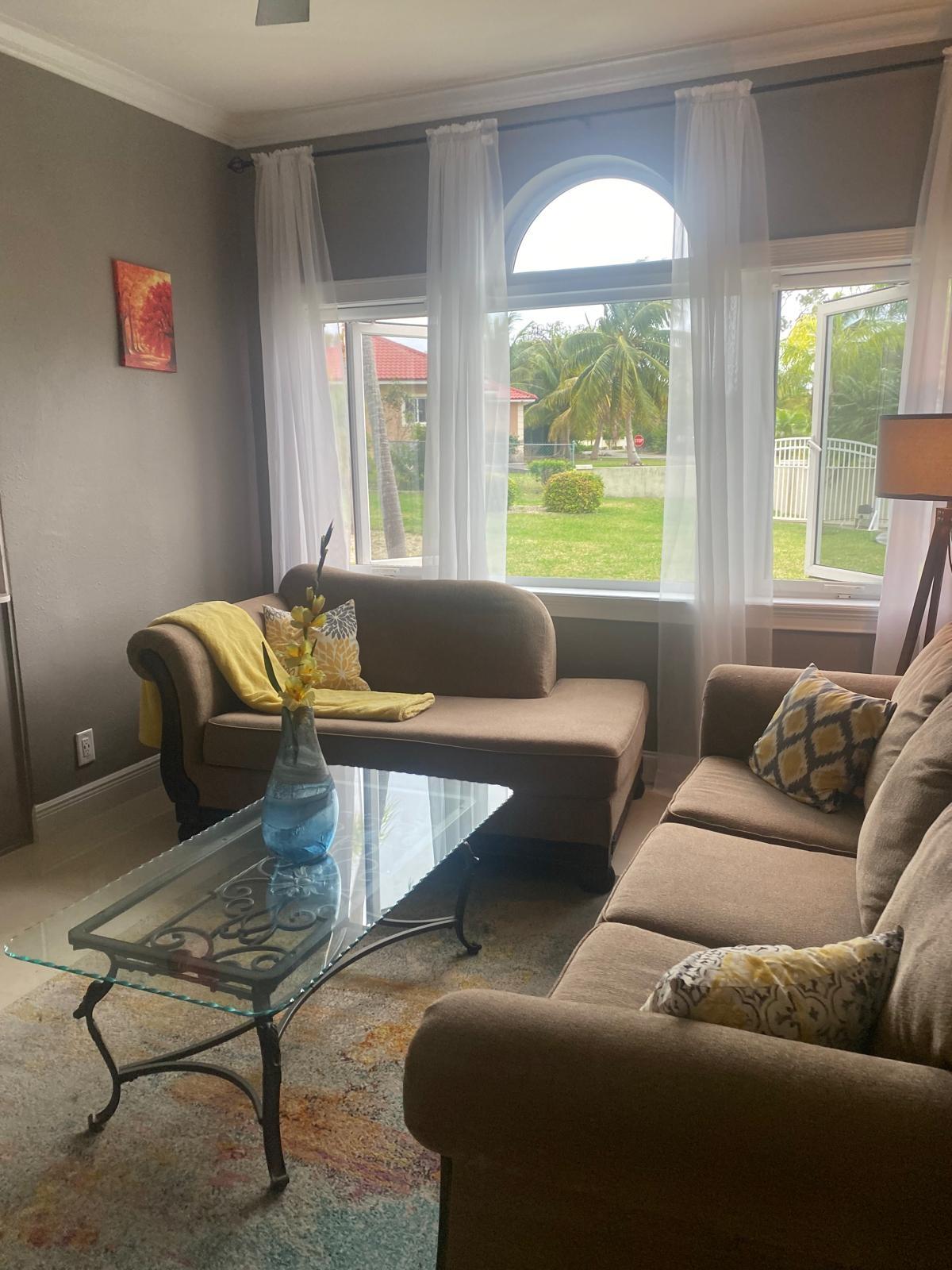 MLS# 61594 House and Guest Hous Lucaya Grand Bahama/Freeport