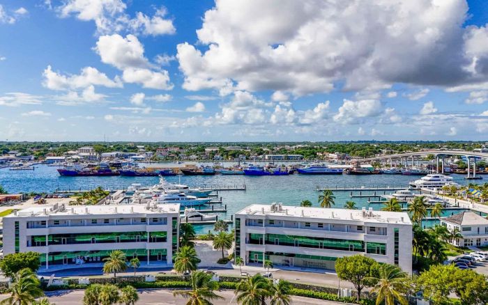 MLS# 61622 STERLING COMMONS Paradise Island New Providence/Paradise Island