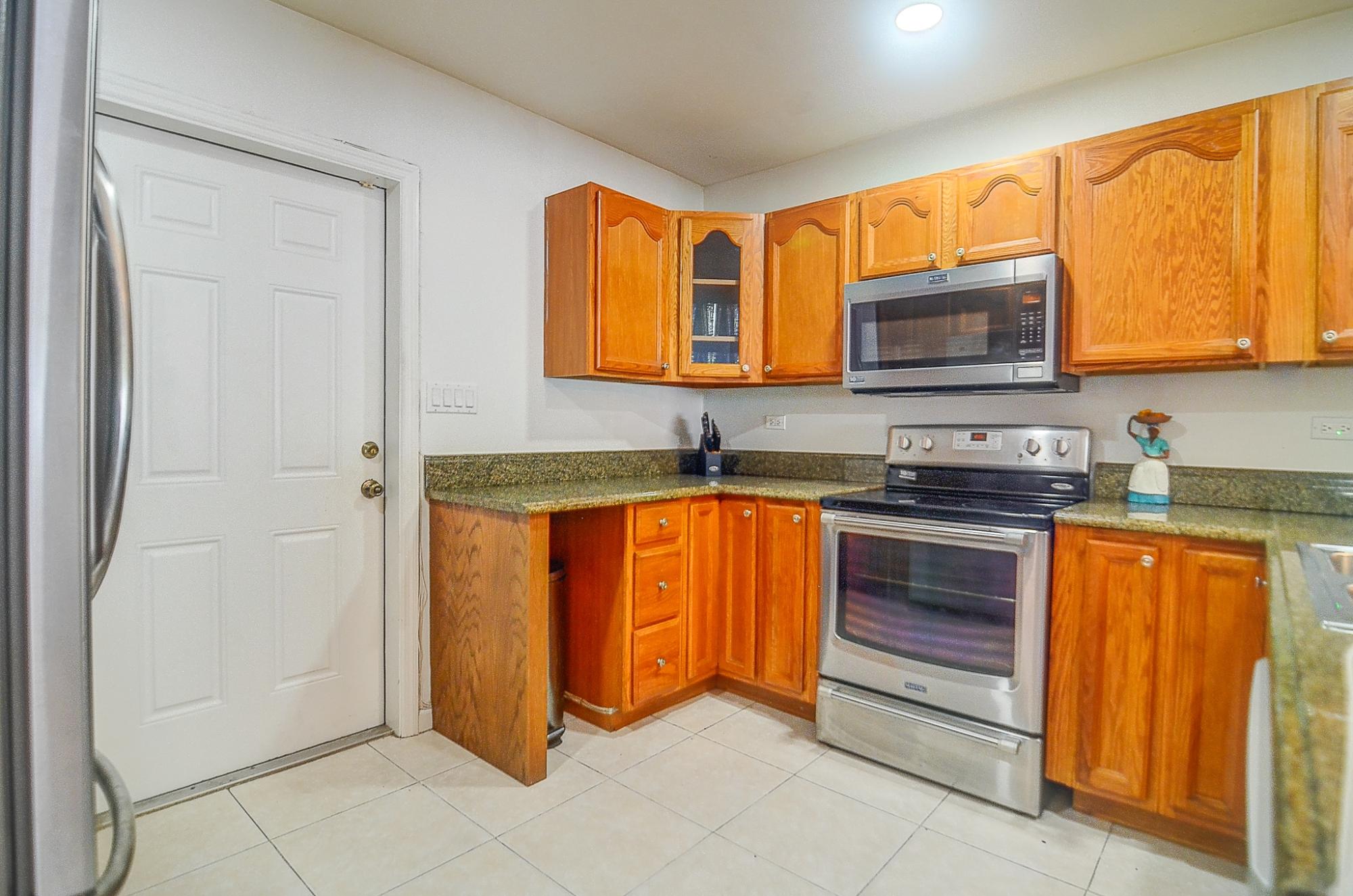 MLS# 61627 West Bay Street New Providence/Paradise Island