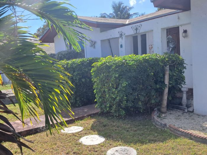 MLS# 61657 Single Family Home Golden Gates New Providence/Paradise Island