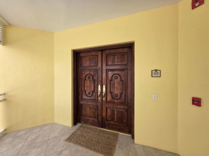 MLS# 61896 Beachview Condo West Bay Street New Providence/Paradise Island
