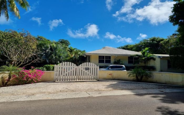 MLS# 61973  Eastern Road New Providence/Paradise Island