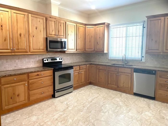 MLS# 62121  Charlotteville New Providence/Paradise Island