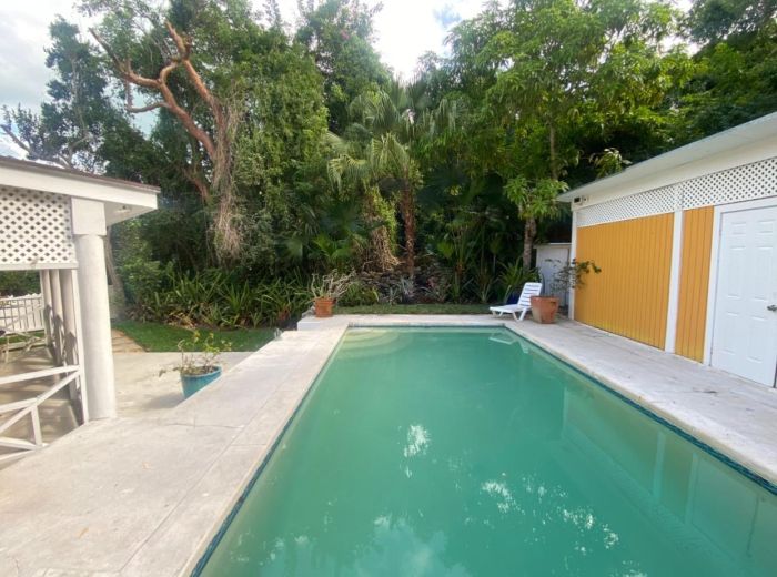 MLS# 62129  Eastern Road New Providence/Paradise Island
