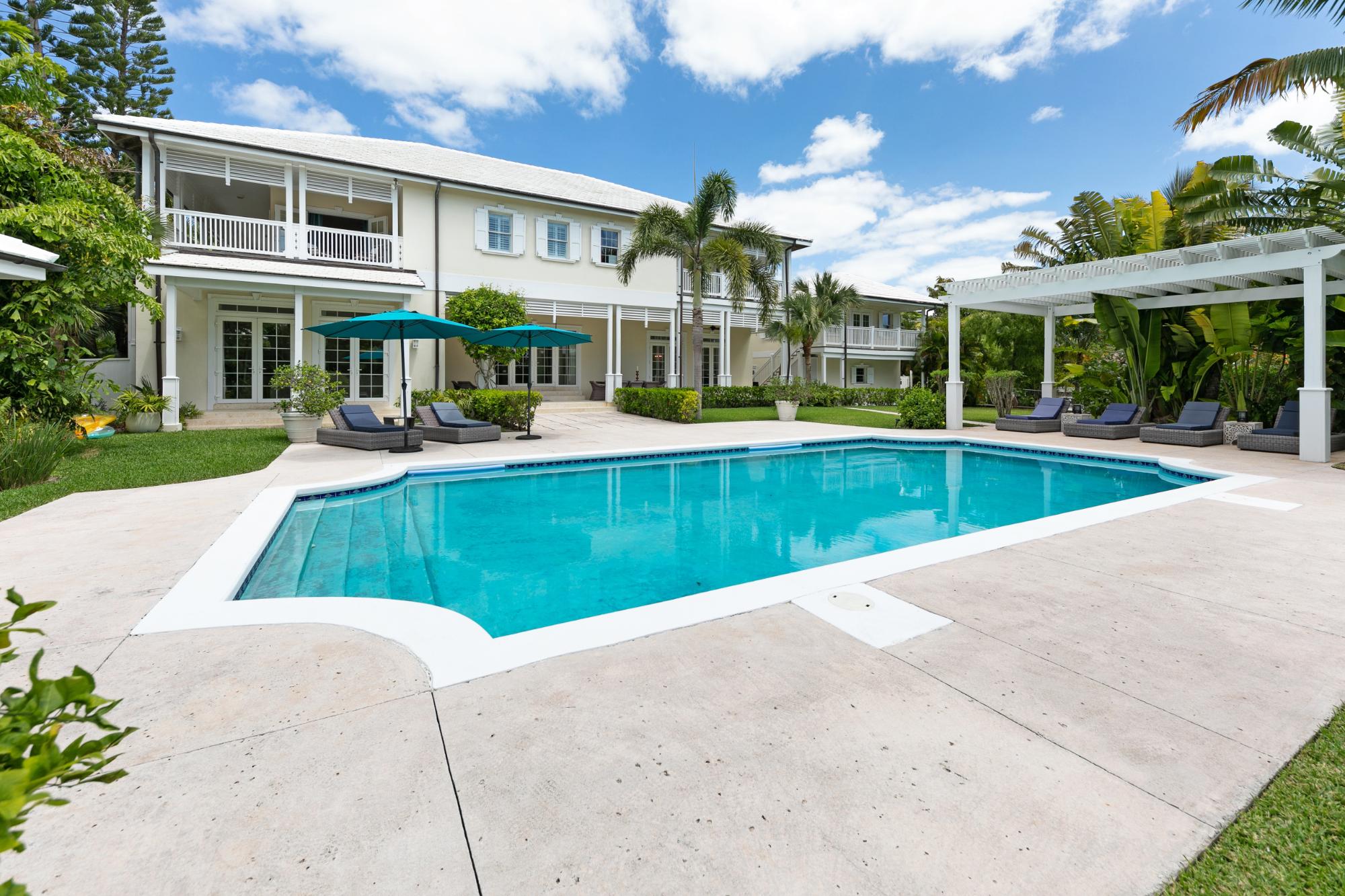 MLS# 62262 Hummingbird Old Fort Bay New Providence/Paradise Island