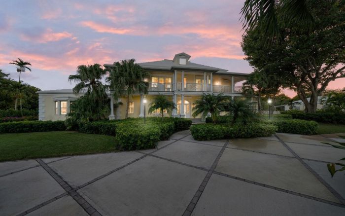 MLS# 62370 THE COLUMNS Eastern Road New Providence/Paradise Island