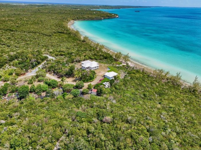 MLS# 63016 BESIDE THE POINT Savannah Sound Eleuthera