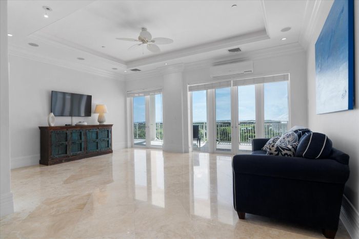 MLS# 63150 One Ocean Paradise Island New Providence/Paradise Island