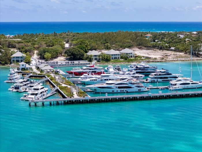 MLS# 63239 Briland Club Dock Harbour Island Eleuthera