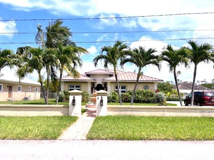 MLS# 63356 Exquisite Residence Arden Forest Grand Bahama/Freeport
