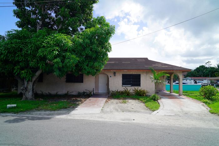 MLS# 63386  Pinewood Gardens New Providence/Paradise Island
