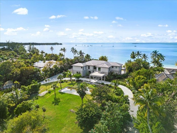 MLS# 63437 Beluga Estate Lyford Cay New Providence/Paradise Island