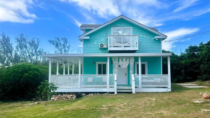 MLS# 63586 The Boho House Rainbow Bay Eleuthera