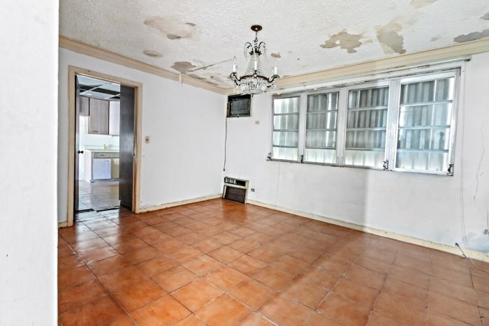 MLS# 63596  Sea Breeze New Providence/Paradise Island
