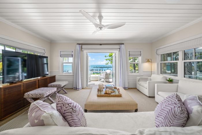 MLS# 63668 Harbour View Cottage Harbour Island Eleuthera