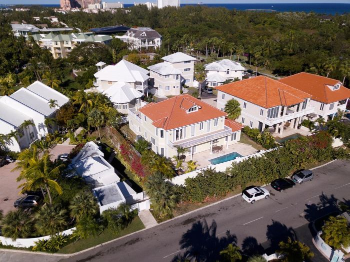MLS# 63796  Paradise Island New Providence/Paradise Island