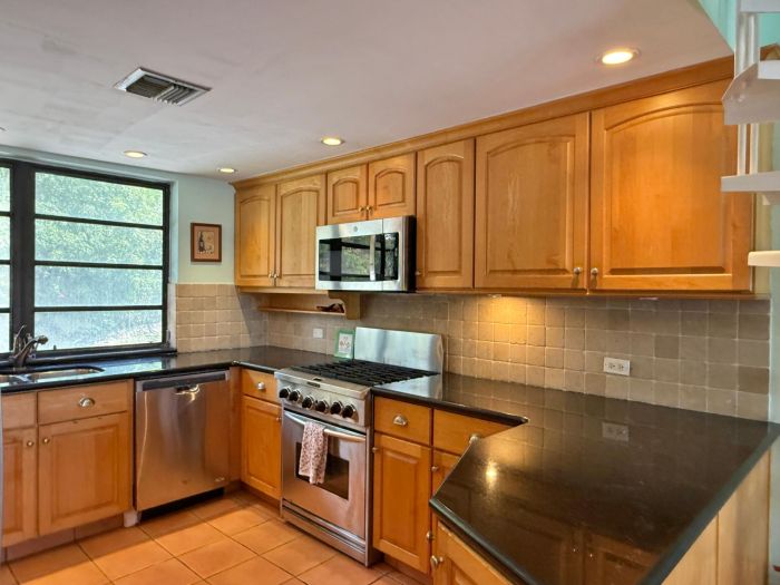 MLS# 63894  Winton New Providence/Paradise Island