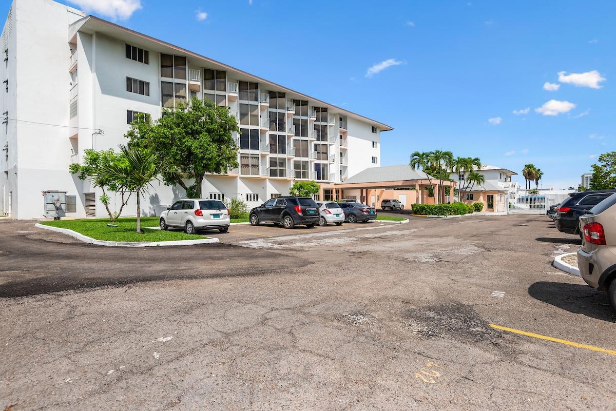 MLS# 64038  East Bay Street New Providence/Paradise Island