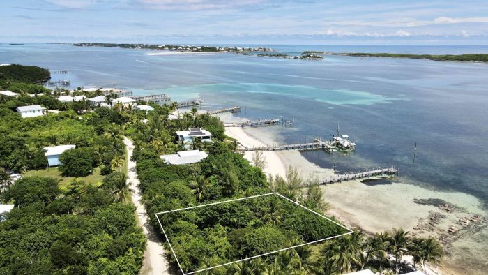 MLS# 64095  Lubbers Quarters Abaco