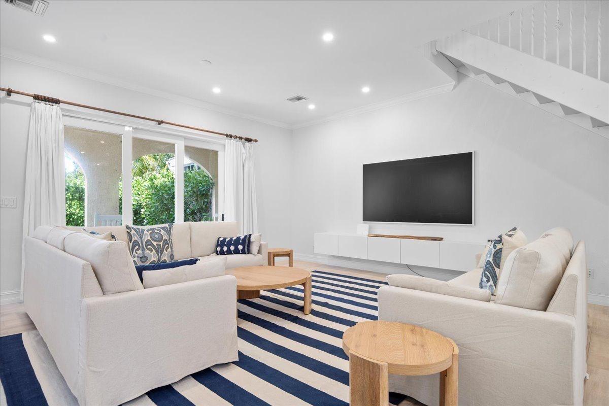 MLS# 64135  Charlotteville New Providence/Paradise Island