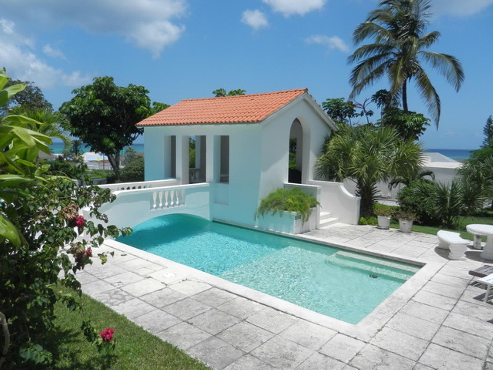 MLS# 64367 West Bay Street New Providence/Paradise Island