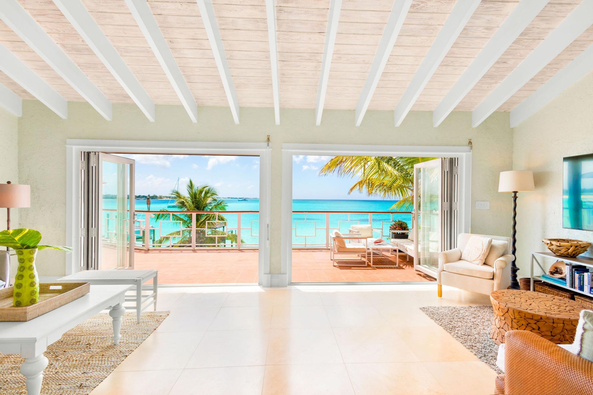 MLS# 64414 DOLHINS VILLA Old Fort Bay New Providence/Paradise Island