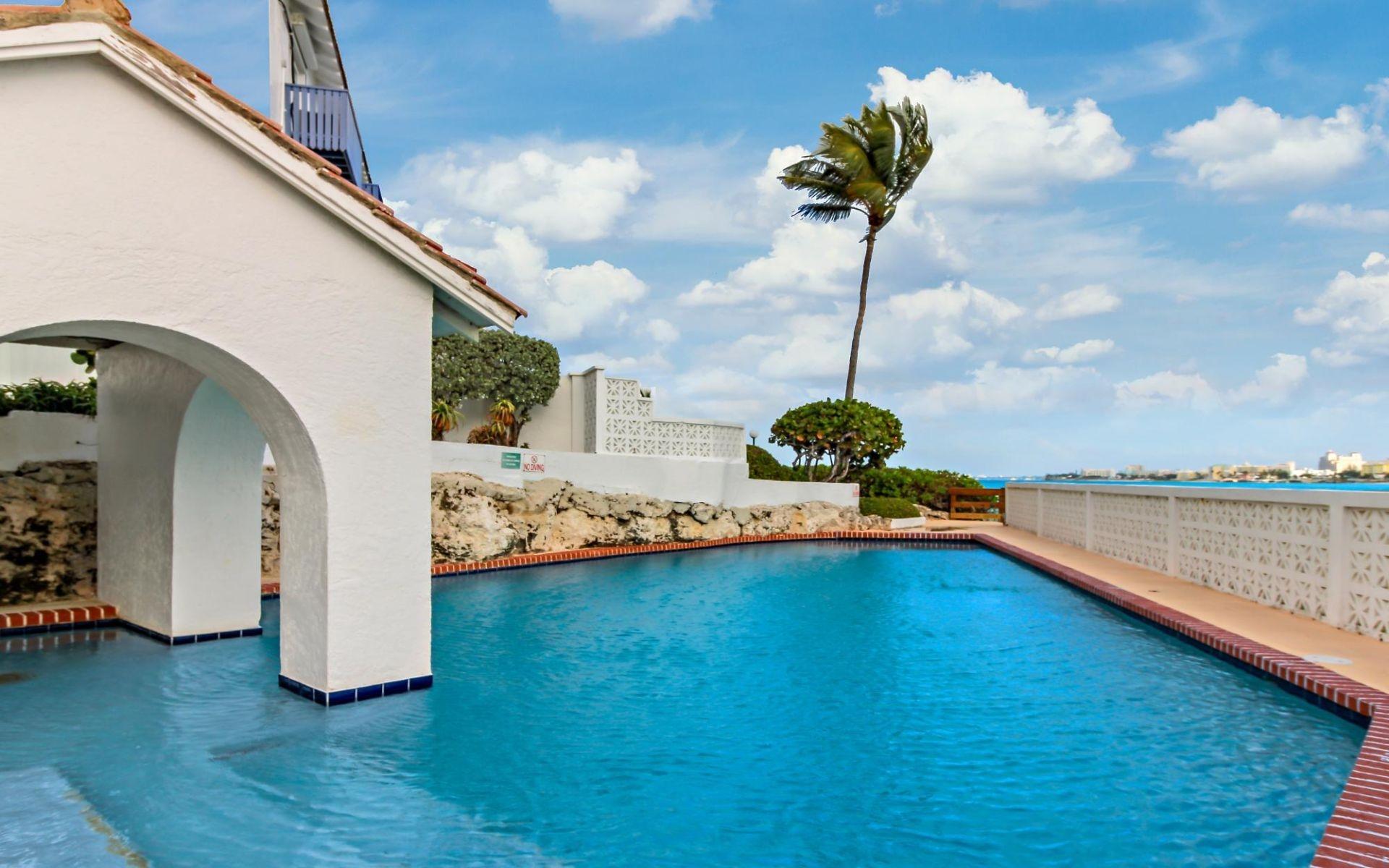 MLS# 65177 DELAPORTE POINTE Cable Beach New Providence/Paradise Island