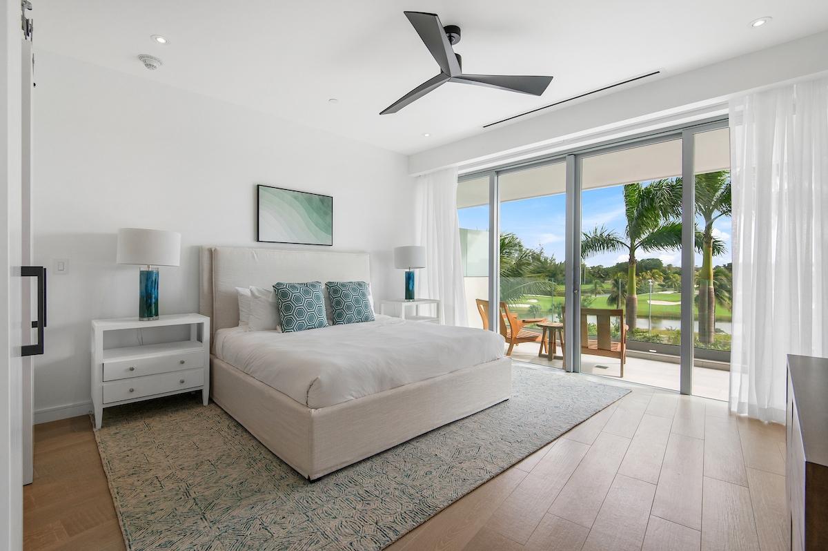 MLS# 65362 West Bay Street New Providence/Paradise Island