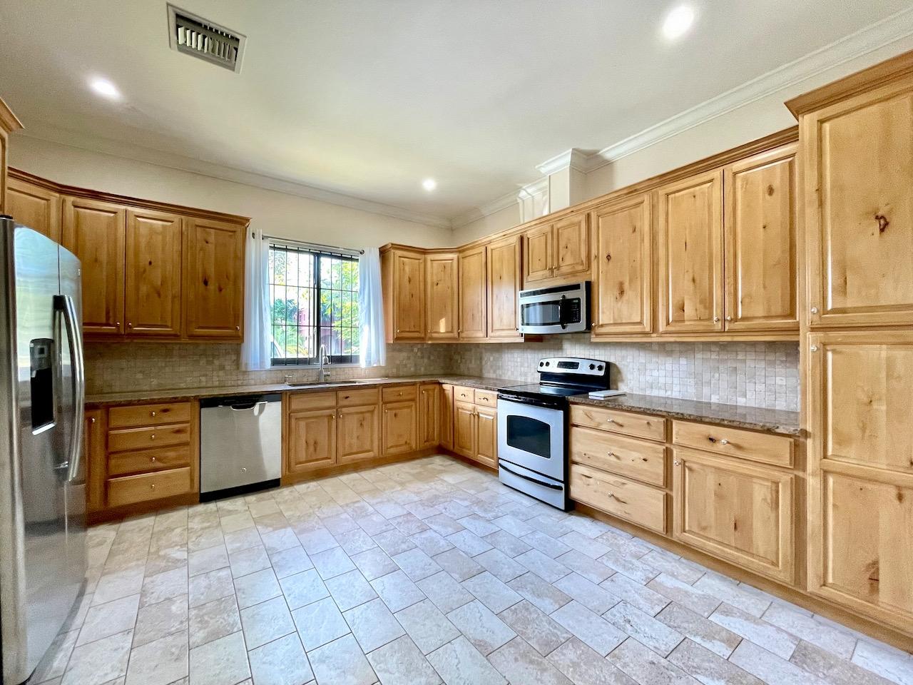 MLS# 65537  Charlotteville New Providence/Paradise Island