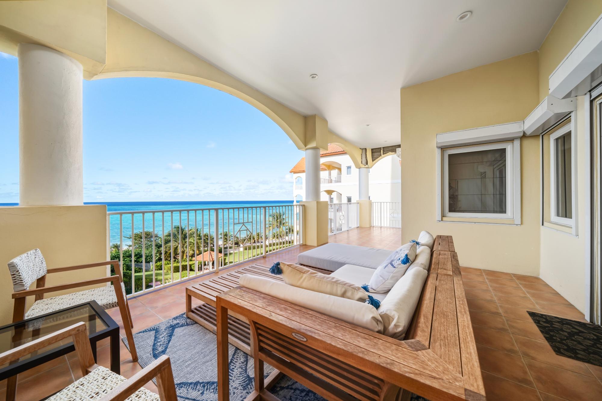 MLS# 65582 West Bay Street New Providence/Paradise Island