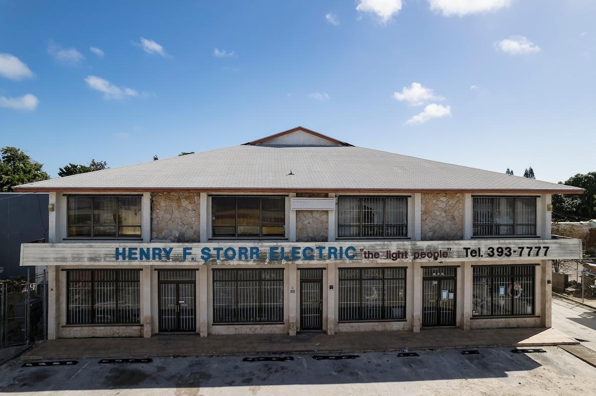 MLS# 65695 HENRY F STORR BUILDI New Providence/Paradise Island