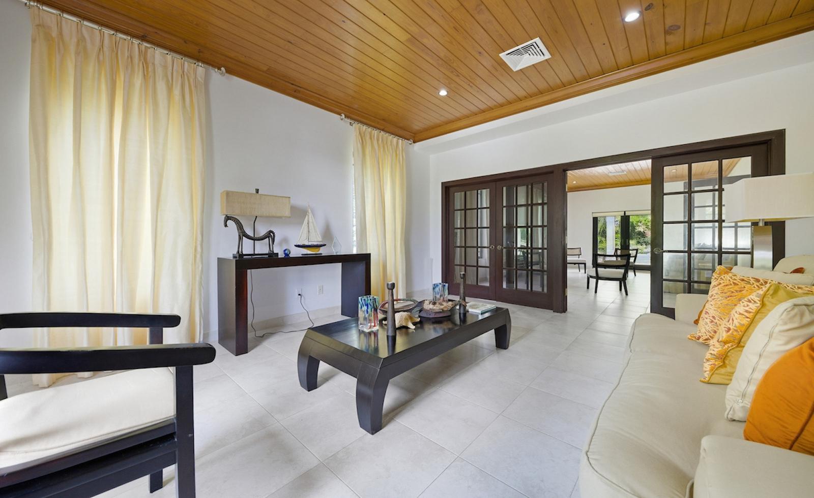 MLS# 65890  Charlotteville New Providence/Paradise Island