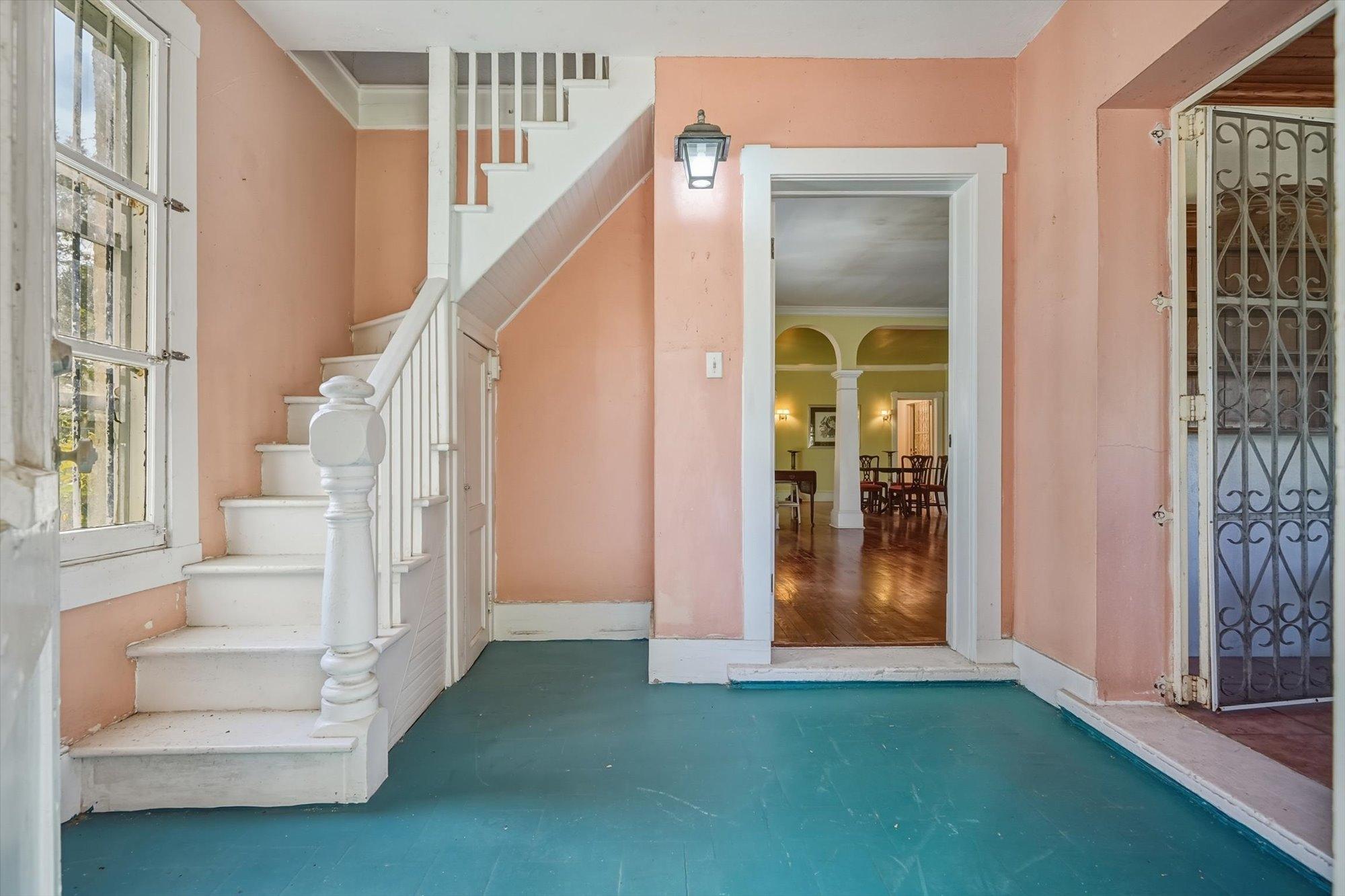 MLS# 65911  Downtown New Providence/Paradise Island