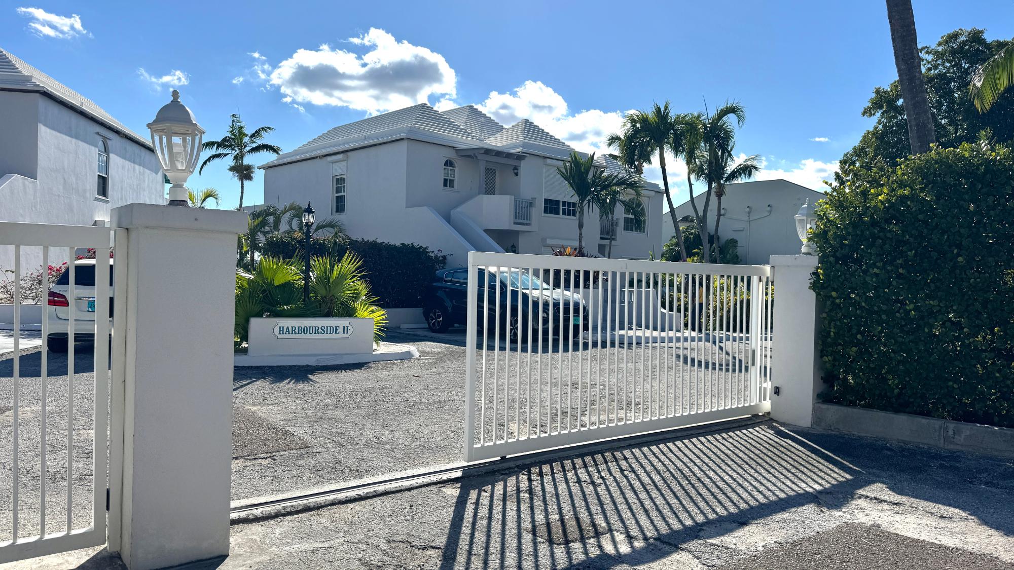 MLS# 65939 Waterfront Condo Paradise Island New Providence/Paradise Island