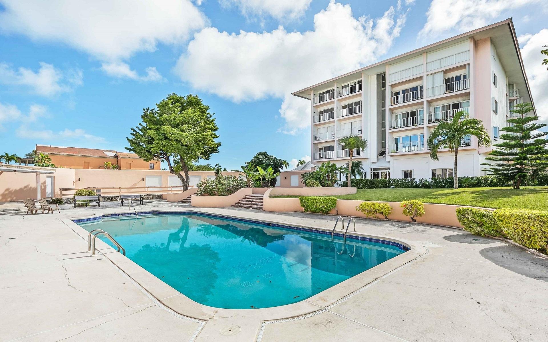 MLS# 66319 PILOT TOWNHOUSE East Bay Street New Providence/Paradise Island