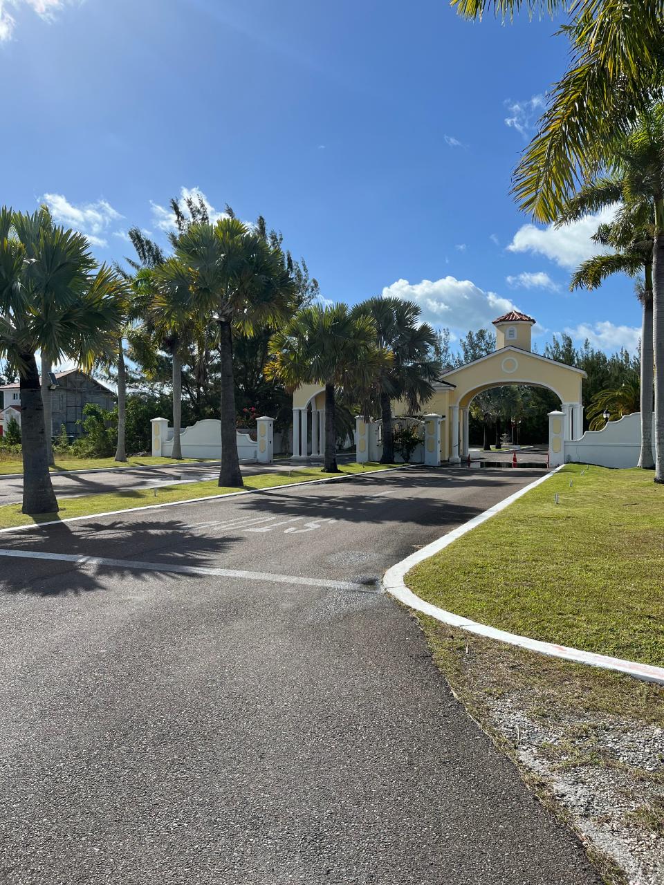 MLS# 66338 Vacant four-plex Lot Coral Harbour New Providence/Paradise Island