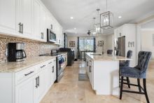 https://hideawaysrealestate.com/images/listing_photos/60165_8.jpg
