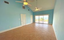 https://hideawaysrealestate.com/images/listing_photos/60180_11.jpg