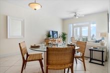 https://hideawaysrealestate.com/images/listing_photos/60249_6.jpg