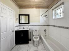 https://hideawaysrealestate.com/images/listing_photos/60303_12.jpg
