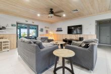 https://hideawaysrealestate.com/images/listing_photos/60668_5.jpg