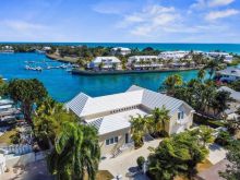 https://hideawaysrealestate.com/images/listing_photos/61225_5.jpg
